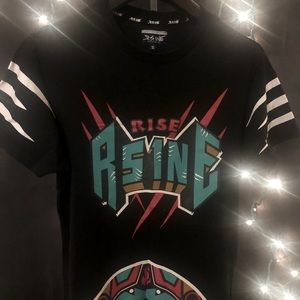 Modern short sleeve shirt!